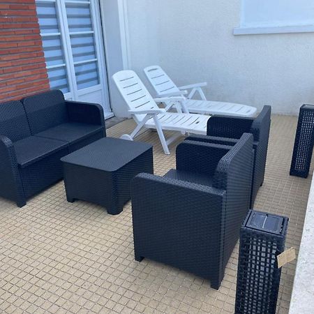 Appart Avec Terrasse Proche Plage - Classe 2 Etoiles 쿠크 외부 사진